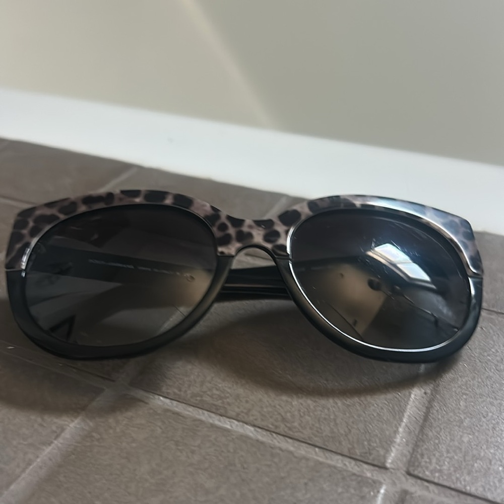 Dolce & Gabbana Leopard Cat Eye Sunnie Frames - Picture 14 of 14